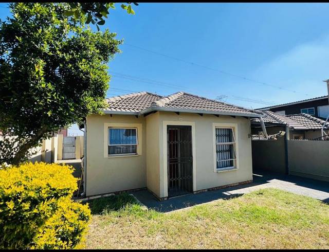 3 BEDROOM HOUSE FOR SALE IN RIVERSIDE VIEW EXT 35